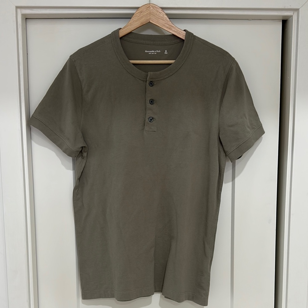 Abercrombie & Fitch Men's Green Henley Shirt